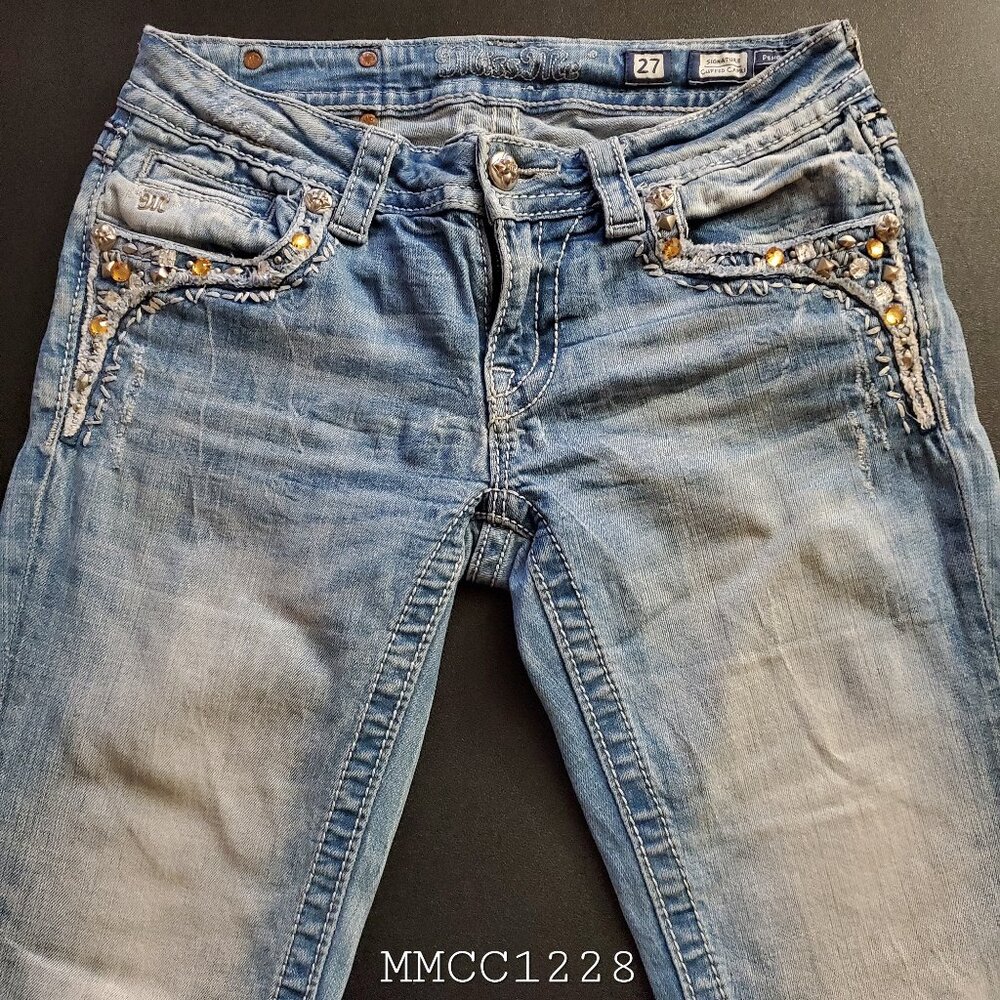 Women's Miss Me Signature Cuffed Capris